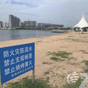 灵山卫前海私搭帐篷还篝火烧烤 街道提醒游客文明游玩