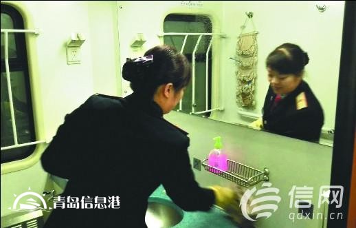 列车员的一年：为见女儿一面父亲得专程坐火车