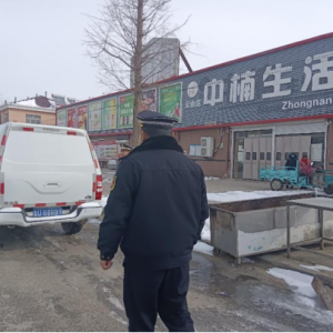 云山镇综合行政执法中队清理占路经营