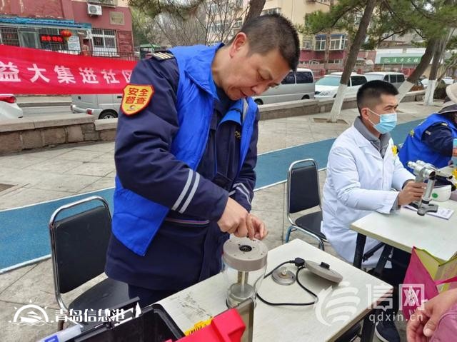 信新相映便民服务走进商丘路社区 人大代表心系居民暖人心