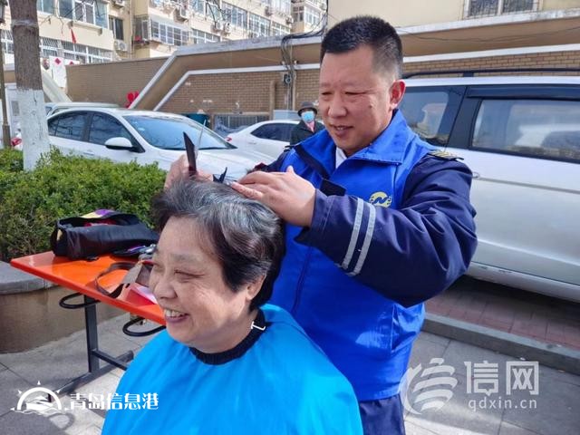 “一站式”帮居民解难题 香港中路街道开展便民服务大集