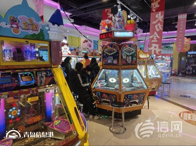 中学生电玩城内畅玩各类游戏 “禁入”招牌形同虚设