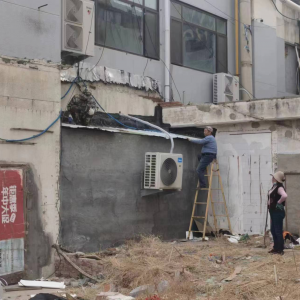 李园街道行政执法中队：坚决遏制私搭乱建，营造文明整洁的人居环境 ...