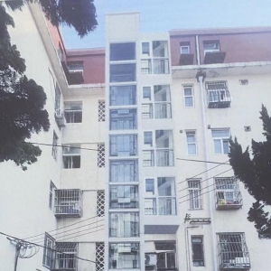 加装电梯预付款交了一年没动工 公司称压根没见过合同