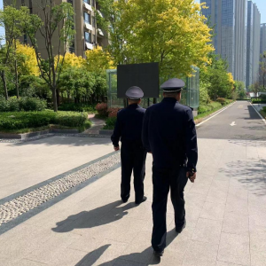 五一“不打烊” 凤台执法中队在行动