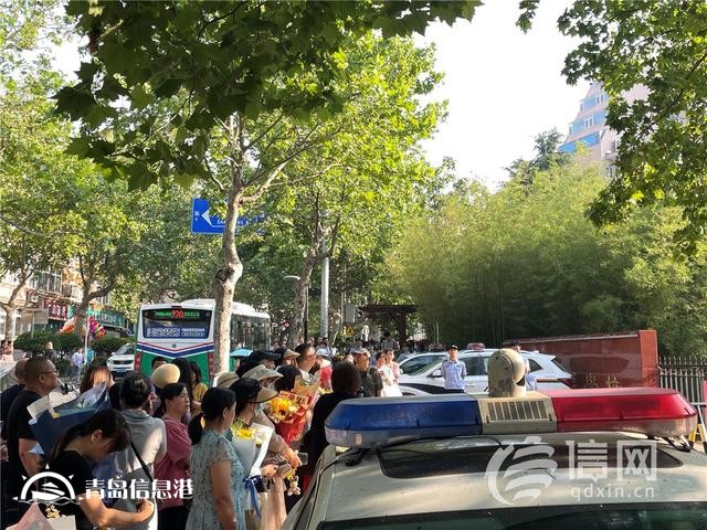 直击高考：2024年高考落下帷幕 “显眼包”花式接考排面拉满