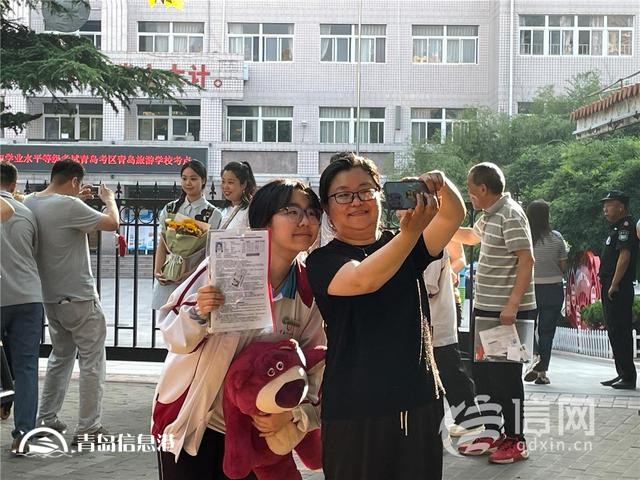 直击高考：2024年高考落下帷幕 “显眼包”花式接考排面拉满