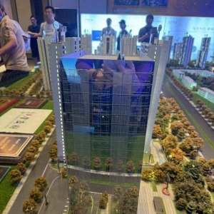 沙盘朝东实际朝西 近百台空调外机正对大云谷·金茂府“吹热气”