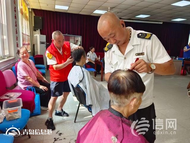 政协委员联合信新相映走进社区 开展便民惠民服务大集