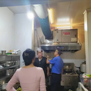 强化餐饮油烟治理，提升城市环境品质
