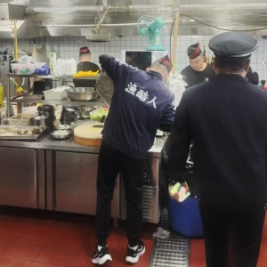同和执法中队：“信用+执法”餐饮油烟执法巡查，共筑清洁城市环境 ...