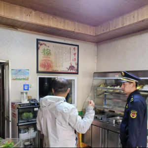 执法与宣传双管齐下 提升垃圾分类意识