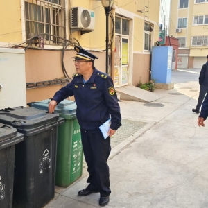 同和中队垃圾分类执法巡查进行时：共筑绿色家园