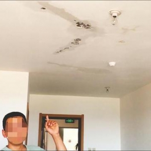 金玉府小区精装房遭遇“漏雨”新房无法入住 业主“望房兴叹”