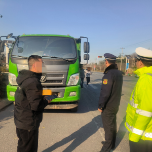 织密巡查网络，加强建筑垃圾运输监管