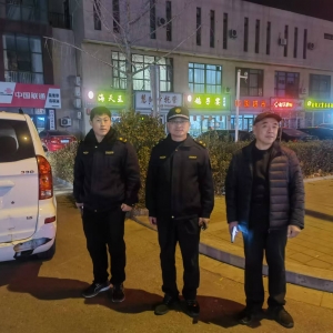 平度市东阁街道执法中队元旦守岗尽责，全力保障市容秩序