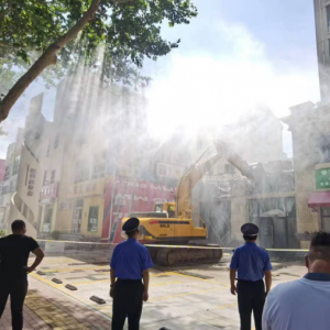 群策群力，攻坚克难，积极拆除违法建筑
