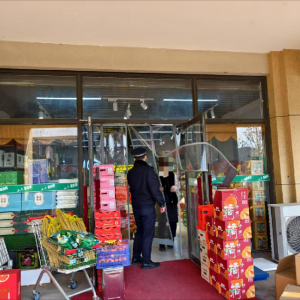 节前“梳妆” 平度凤台执法中队整治市容迎新春