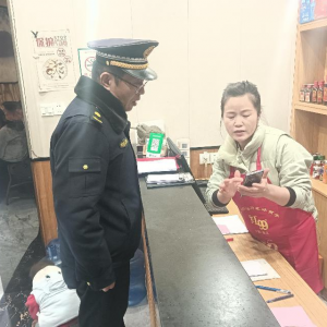 李园街道综合行政执法中队：整治餐饮“油烟味”，守护城市“烟火气” ...