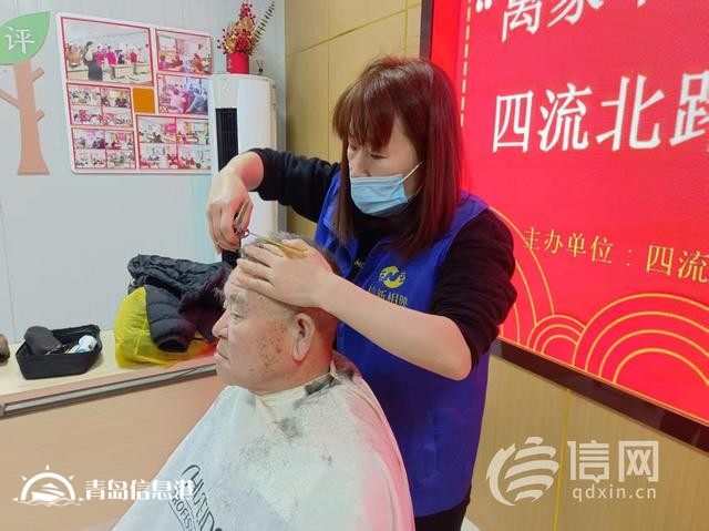 信新相映走进四流北路社区 志愿新面孔“理”出社区新温度