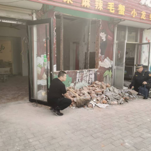 李园街道综合行政执法中队开展集中整治擅自占用城市道路行为 ...