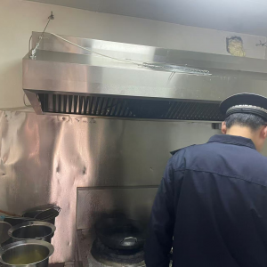 平度市凤台执法中队：以“绣花功夫”推进餐饮油烟治理