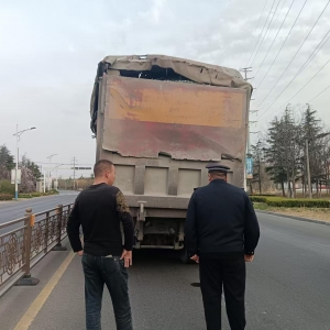 李园街道综合行政执法中队：护环境 守蓝天 严查渣土行业违法行为 ...