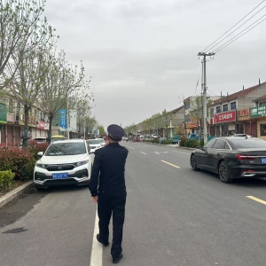 店子中队--持续开展镇容镇貌专项整治行动