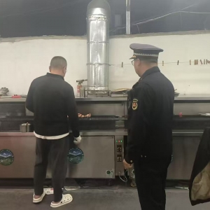 平度市东阁街道执法中队“信用+”整治餐饮油烟，筑牢清新“防护网” ...