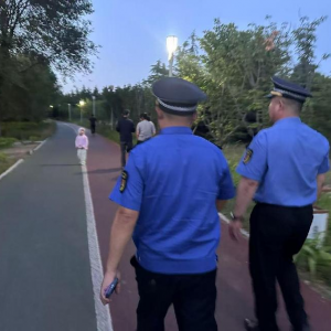 护航中高考 规范文明养犬从“绳”做起