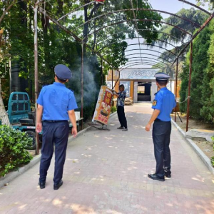 凤台执法中队普法先行 规范户外广告牌匾