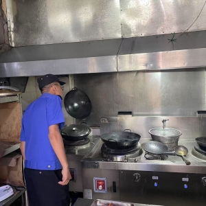 平度市东阁街道执法中队源头控油烟，让清新“烟火气”常驻 ...
