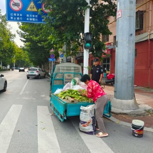 同和中队：“信用+执法”坚守岗位护市容，执法巡查显担当