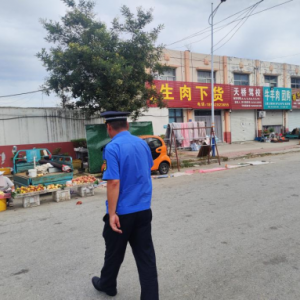 告别 “空中蜘蛛网”！云山中队整治沿街晾晒乱象