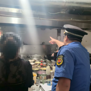 平度市东阁街道执法中队“信用+”整治油烟，净化“烟火气” ...