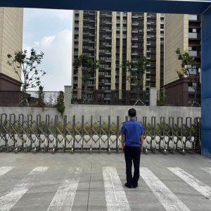 同和中队：扬尘治理，为城市蓝天“站岗”