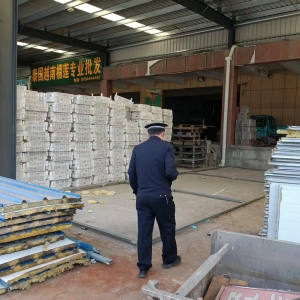 同和中队：“信用+执法”拆违除险护生产