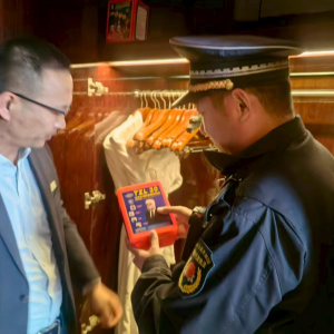 边检查边宣传 凤台执法中队推动消防宣传教育落地见效