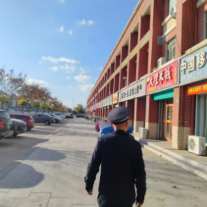 强化市政道路巡查，提升城市形象