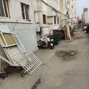 同和中队：清理“城市包袱”，守护街道整洁