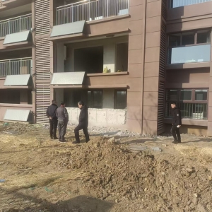 同和中队：“信用+执法”整治违规“窗”患