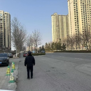 凤台中队：解居民违停困扰 强监管保道路通畅