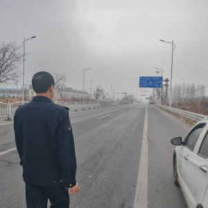 同和中队：强化市政公路巡查，筑牢道路安全防线