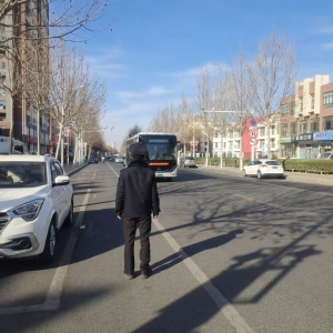 东阁执法中队 坚守岗位护新春 市政巡查零违法