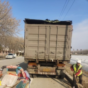 同和中队：严查建筑垃圾撒漏，守护辖区整洁环境