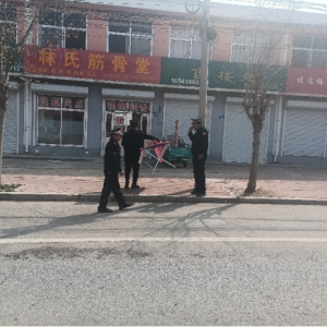 党建红引领市容美 云山中队开展户外广告安全隐患专项巡查