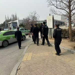 凤台中队 整治汽车站乱象 规范市容秩序