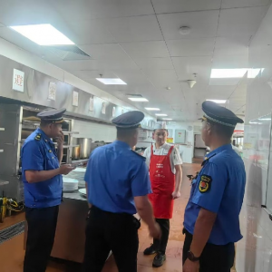 平度市凤台执法中队“三步走”抓实餐饮油烟治理
