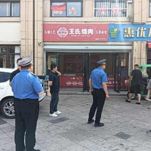 双管齐下纠乱象 多方联动净市容