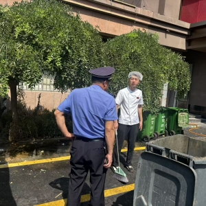 同和中队严格执法，规范餐饮垃圾分类管理